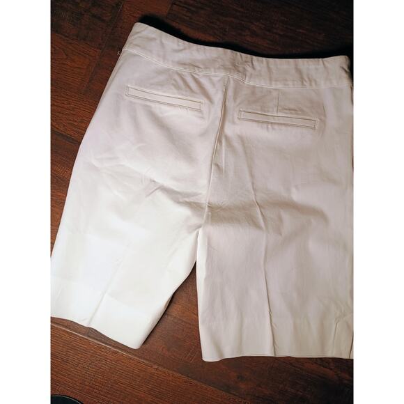 Soft surroundings women's white shorts Medium - Picture 4 of 5